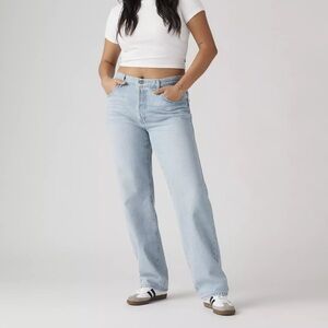 NEW! Levi’s 501 ‘90s Straight Leg Jeans, Light Wash, Size 28